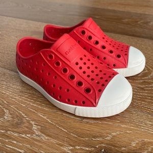 Native Shoes Jefferson. Torch Red / Shell White